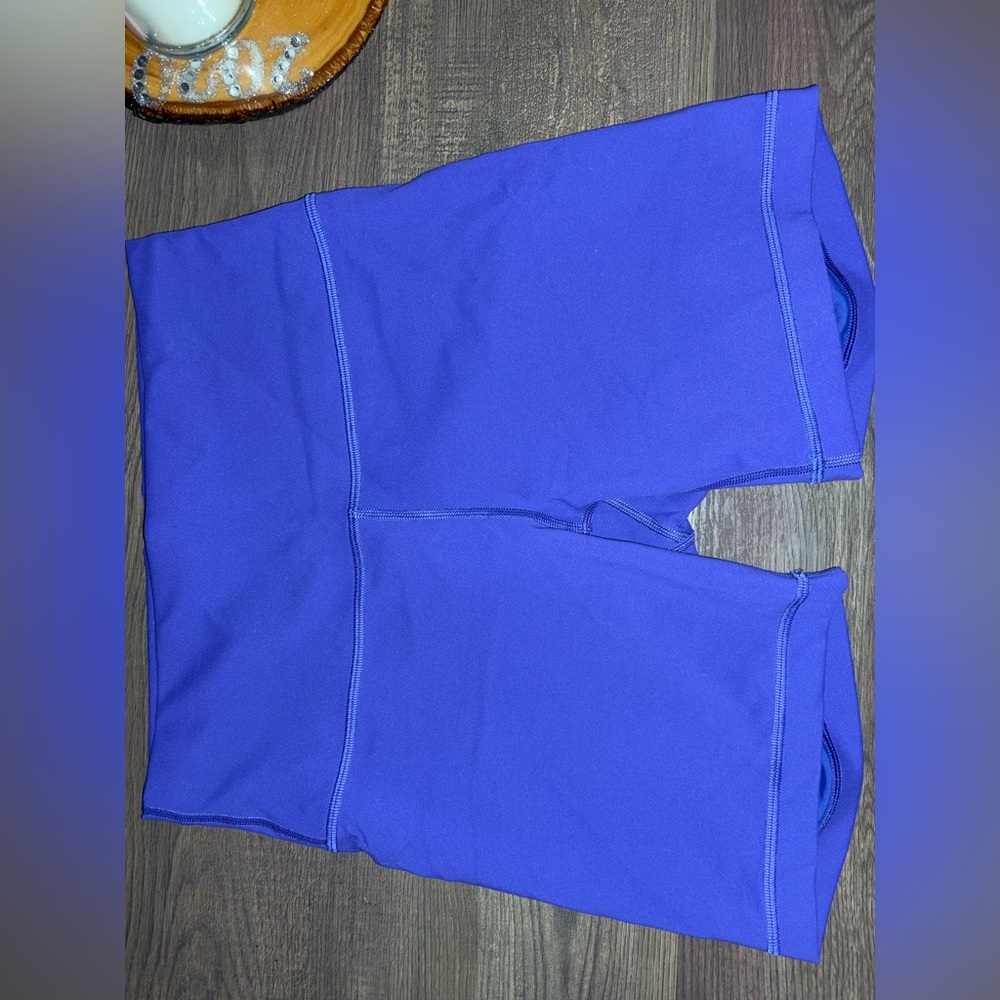 Purple Lululemon Wunder Train High-Rise Short 6” Size 8
